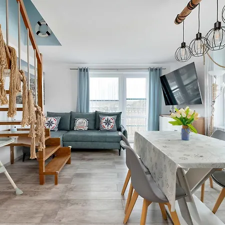 Dwupoziomowy W Nadmorskim Klimacie Z Balkonem By Renters Apartment