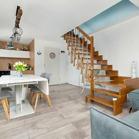 Apartment Dwupoziomowy W Nadmorskim Klimacie Z Balkonem By Renters *